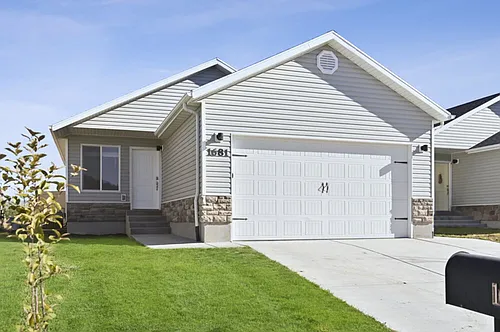 1681 E Tumwater Ln Photo 1