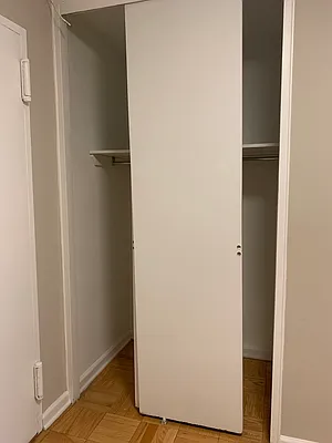 Rented by UES Management | media 28