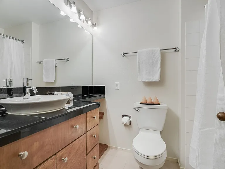 205 SW Montgomery St #204 — Photo 13