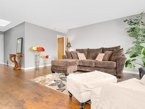 5th image of 502 22nd Avenue Ct