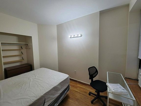 5th image of 971 Columbus Ave #4C