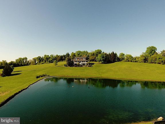 Beautiful pond views and fishing too!