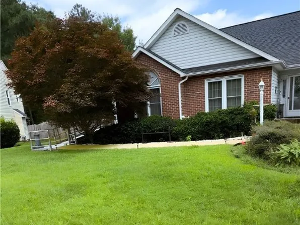 13411 Green Orchard Ct, Chester, VA 23836