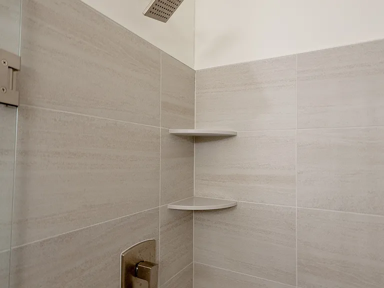 Allure Apartments — Photo 33