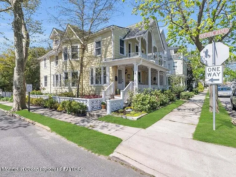 80 Heck Ave — Photo 2