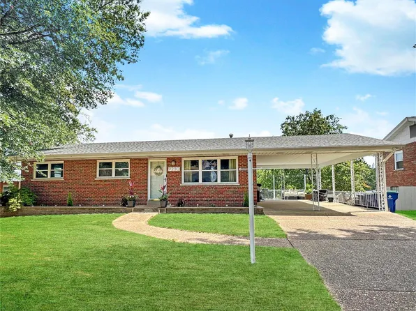 9230 Arban Dr, Saint Louis, MO 63126