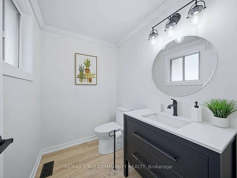 150 Connaught Cres — Photo 26