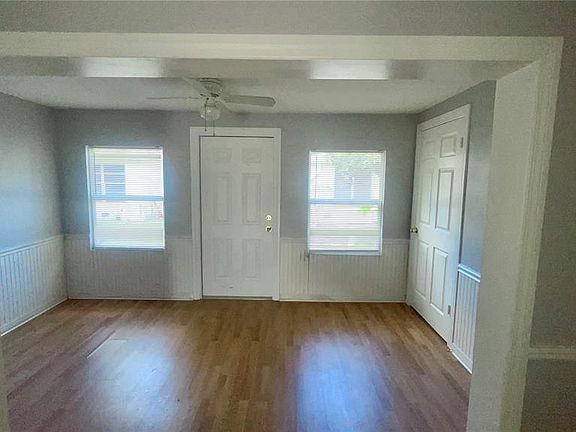 3rd image of 4211 Sheldon Pl #4211