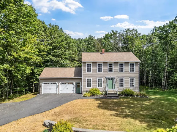 29 Pond Ridge Drive, Lewiston, ME 04240