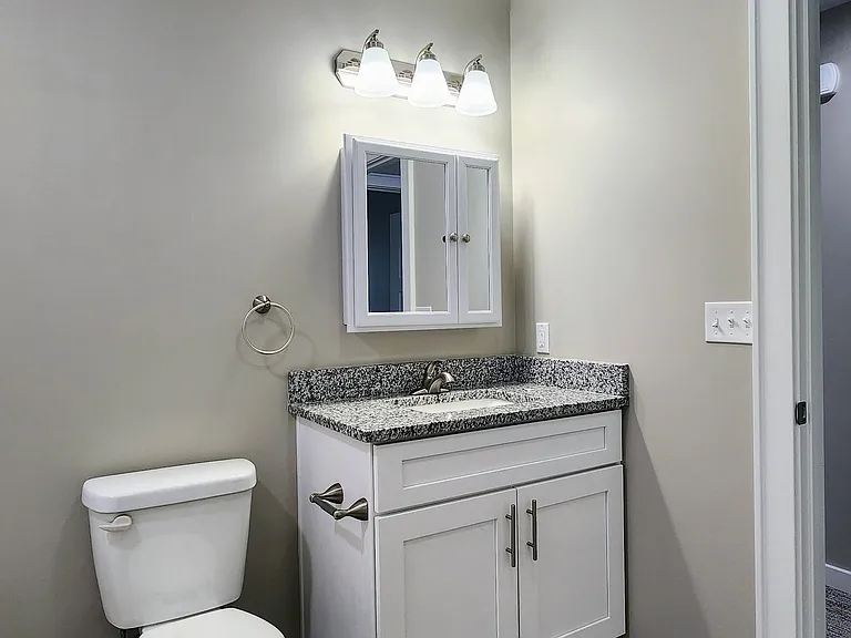 512 W Broadway Ave — Photo 16