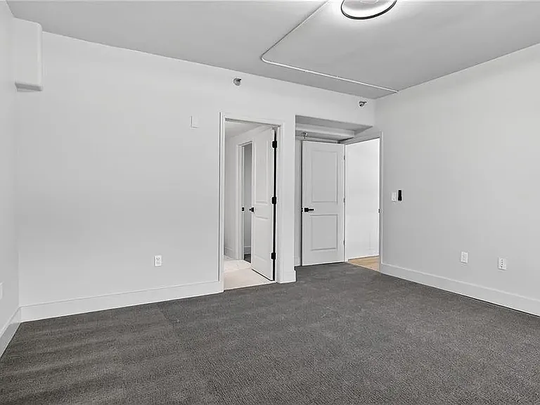 600 E Admiral Blvd — Photo 18