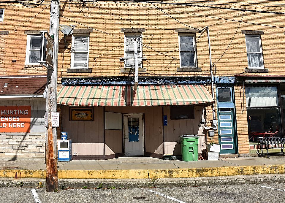 1st image of 106 S Main St