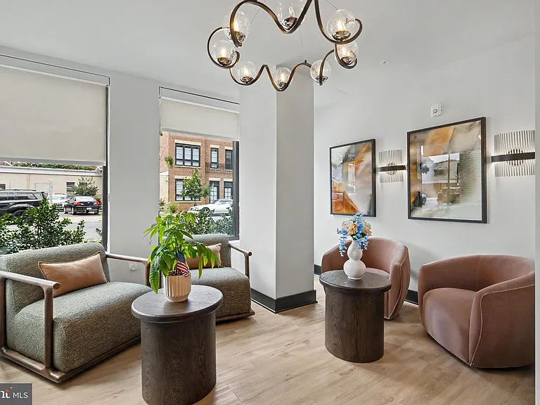 701 N Henry St #306 — Photo 13