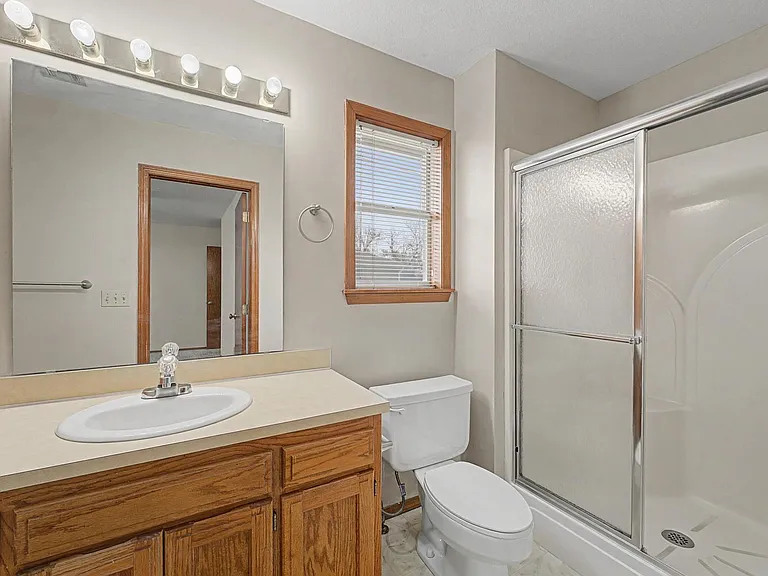 194 Hall Dr — Photo 12