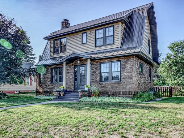 513 W A St, Iron Mountain, MI 49801