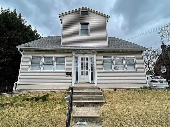 1715 Rhawn St, Philadelphia, PA 19111