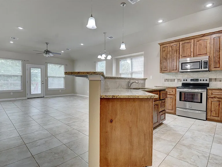 129 N Kaupo Dr #B — Photo 4