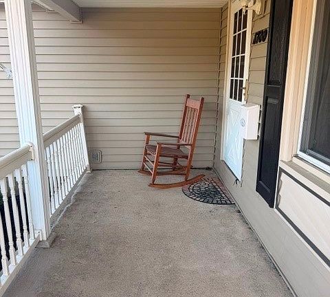 4th image of 1700 Eggert Rd