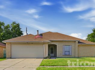 918 Elliott Dr, Cedar Hill, TX 75104