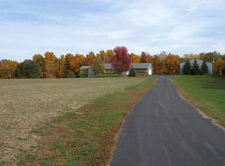 64 Oakland Rd, Cambridge, WI 53523