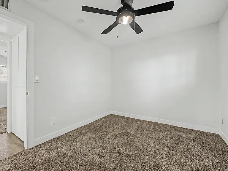 217 N Elm St #H — Photo 20