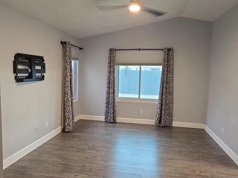 151 W Sagebrush St — Photo 16