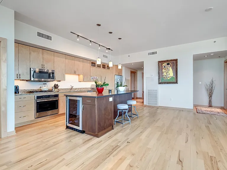 1120 S 2nd St #814 — Photo 5