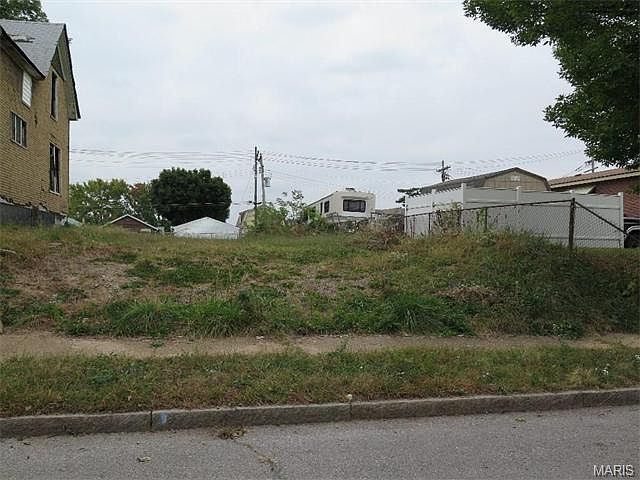 1st image of 4924 Geraldine Ave