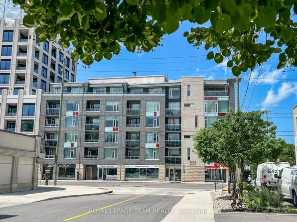 1433 Wellington St W #302, Ottawa, ON K1Y 2X4