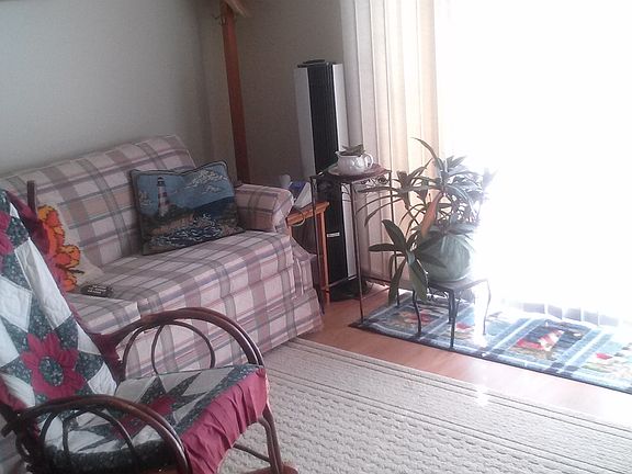  3rd bedroom/sliding door/