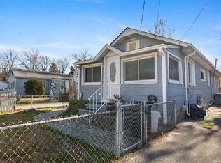 18 E Hudson Ave, Villas, NJ 08251