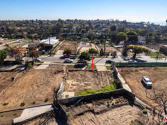 2nd image of 617 N Las Casas Ave