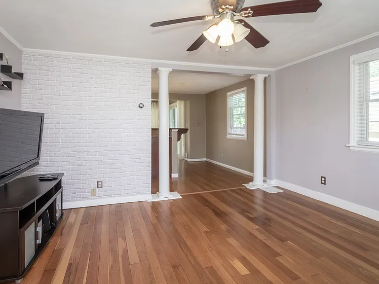 32 Hamilton Rd — Photo 5