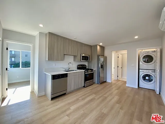 3207 W 3rd St #7 — Photo 20