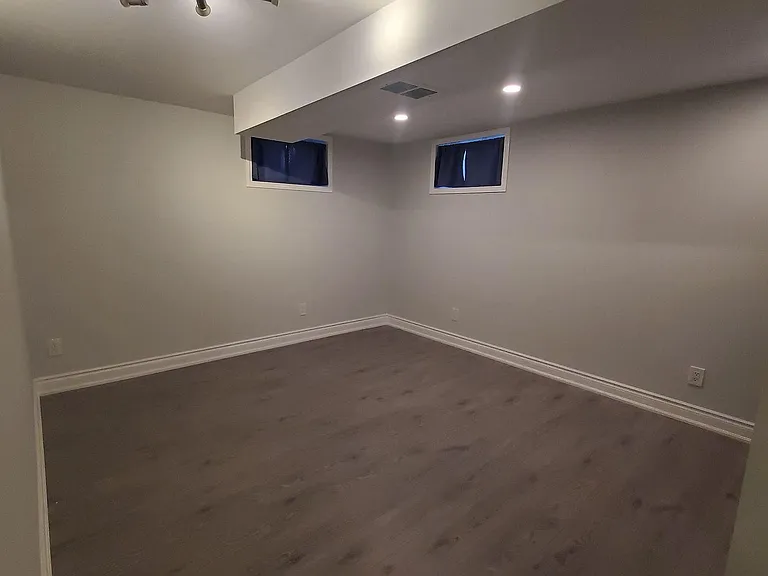 214 Kenilworth Ave S #BASEMENT — Photo 11