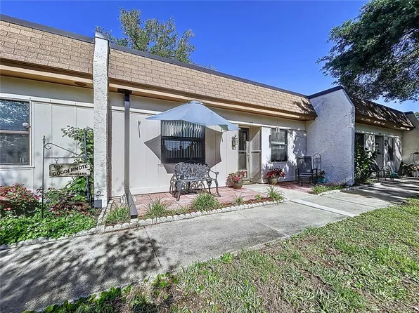 1526 Mission Hills Blvd #18-B, Clearwater, FL 33759