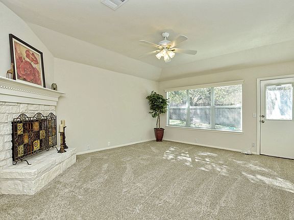 3rd image of 1507 Sunflower Ln