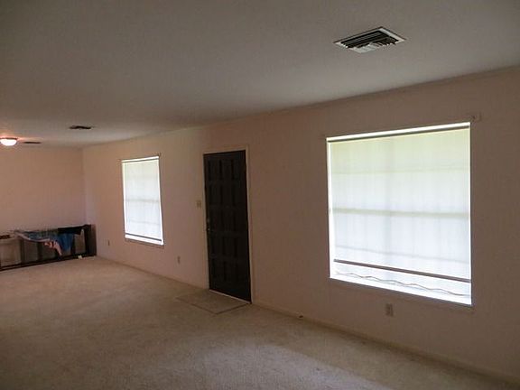 3rd image of 507 Peggy St