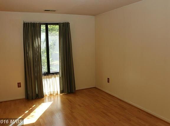 5th image of 1016 Brinker 202 Dr