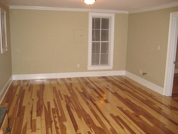 3rd image of 845 E 10th Ave
