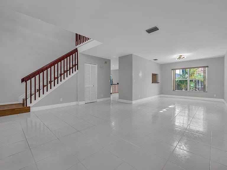10820 Buttonwood Lake Dr — Photo 3
