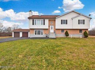 1621 Blanding Dr, Blakeslee, PA 18610