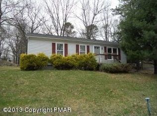 815 Sioux Dr, East Stroudsburg, PA 18302