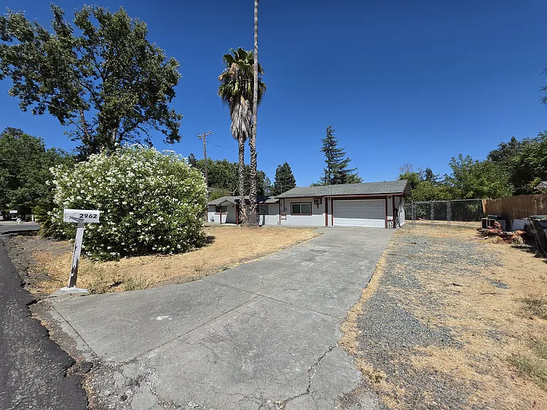 2962 Dorothy Dr — Photo 35
