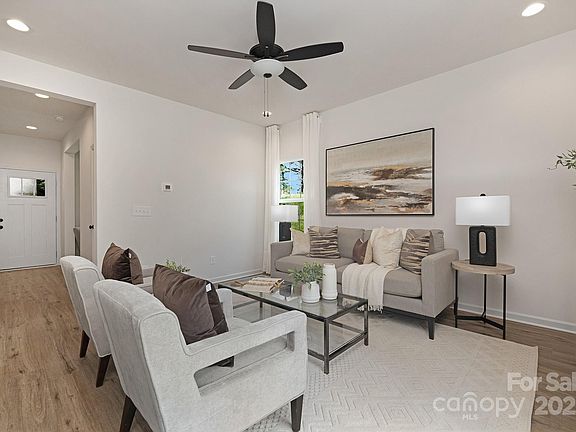 4th image of 5240 Carden Dr