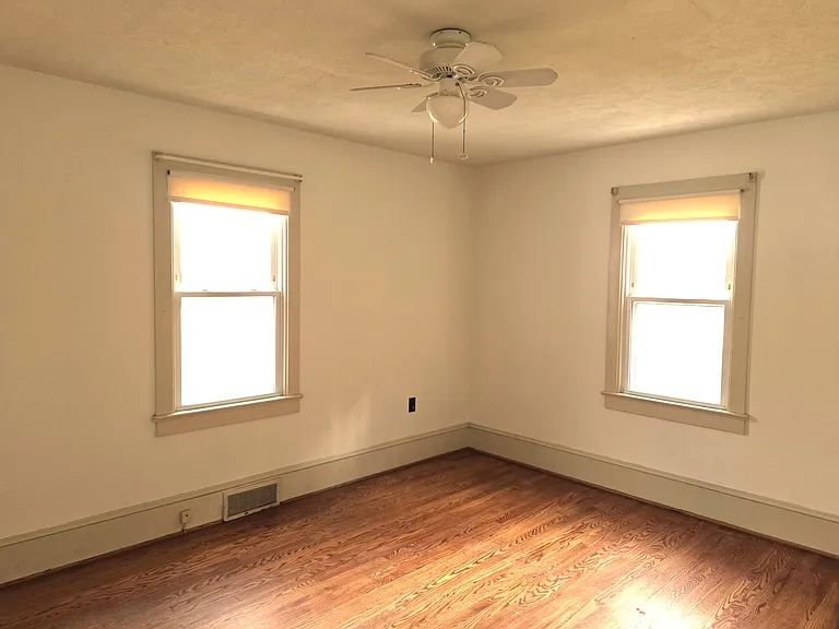 2658 Pulaski Hwy — Photo 10