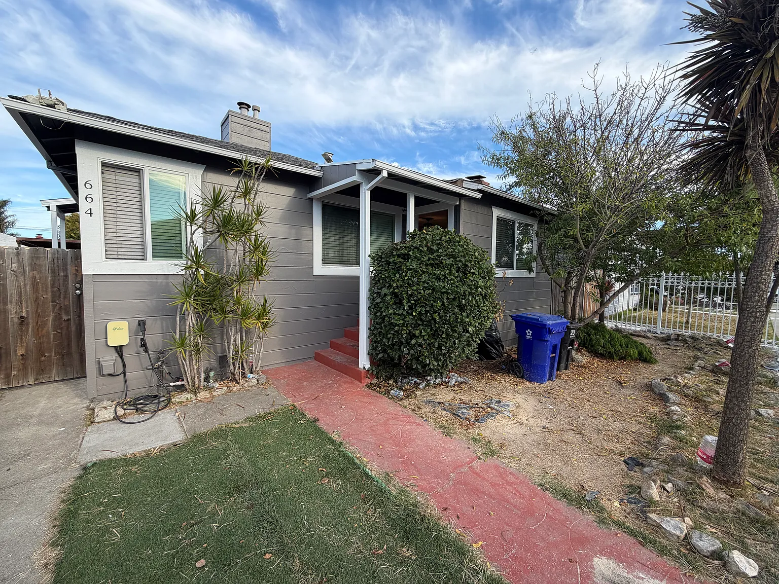 3 bed, 1.5 bath, 1200 sqft, $3,500 — Photo 2