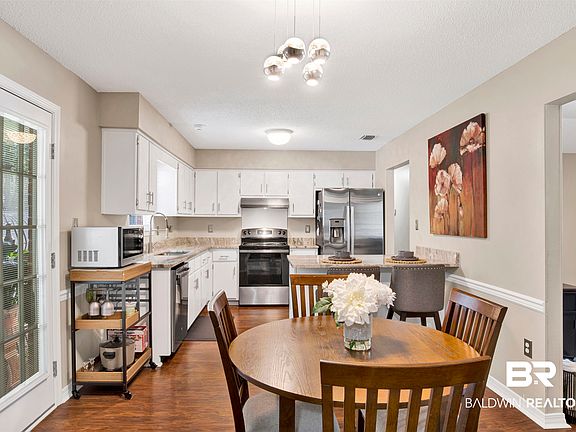 5th image of 6281 Woodside Dr