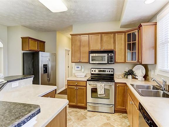 4th image of 7551 Callamere Farms Dr