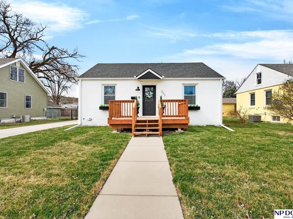 202 Hollostone Dr, Blair, NE 68008